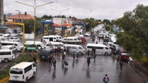Bloqueo en Quillacollo afecta el transporte