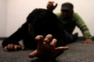 Adolescente víctima de violación tras ser contactada por desconocido en Facebook