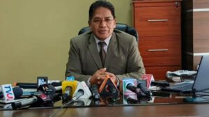 Controles precios material escolar por el viceministro Jorge Silva