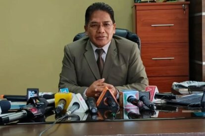 Controles precios material escolar por el viceministro Jorge Silva