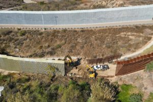 Construcción del muro fronterizo en Tijuana bajo la administración de Trump