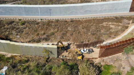 Construcción del muro fronterizo en Tijuana bajo la administración de Trump