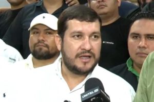 Stello Cochamanidis asume la presidencia del Comité Cívico Pro Santa Cruz