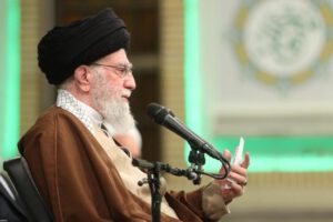 Líder iraní critica a Estados Unidos por mentiroso y engañador