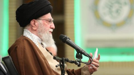 Líder iraní critica a Estados Unidos por mentiroso y engañador