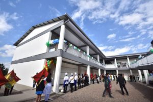 Regreso a clases en Bolivia con más de 3 millones de estudiantes