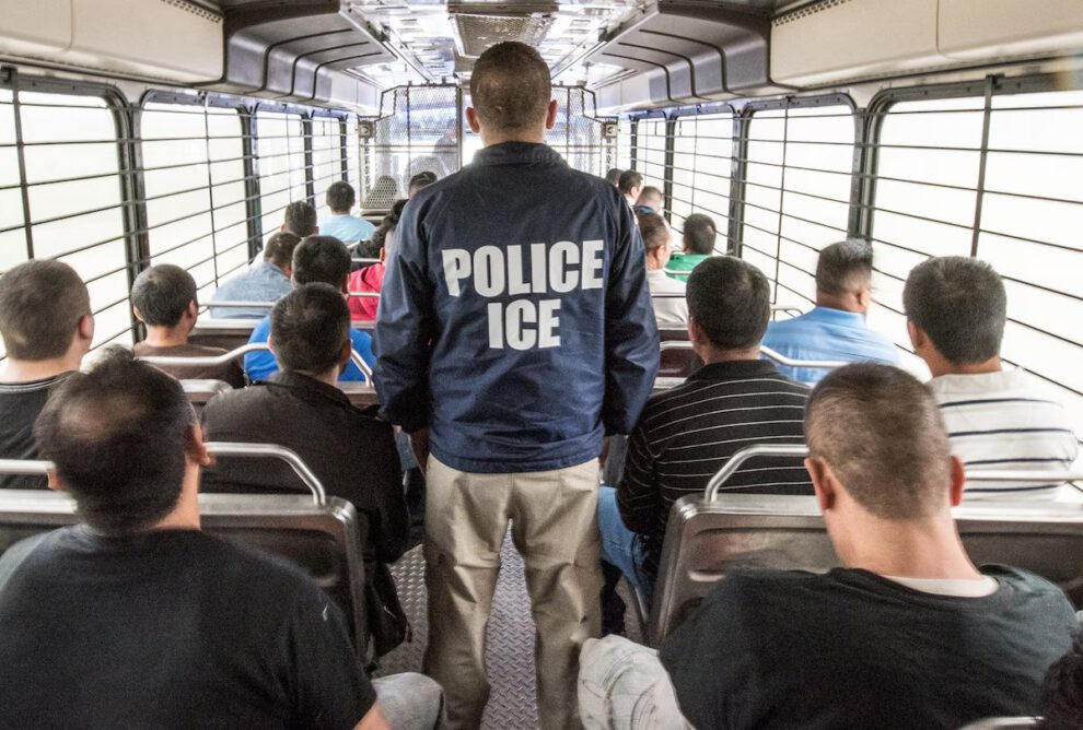 ICE libera inmigrantes por falta de espacio en detención