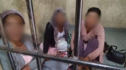hermanas detenidas en Cochabamba durante inauguración escolar