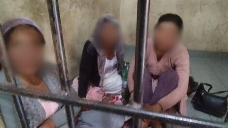 hermanas detenidas en Cochabamba durante inauguración escolar