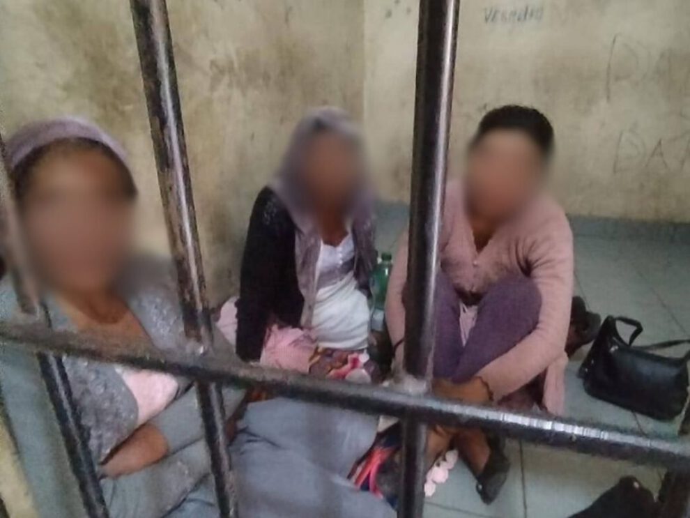 hermanas detenidas en Cochabamba durante inauguración escolar