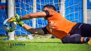 Gustavo Almada no podrá jugar en Copa Libertadores