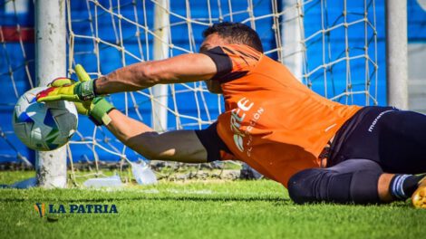 Gustavo Almada no podrá jugar en Copa Libertadores