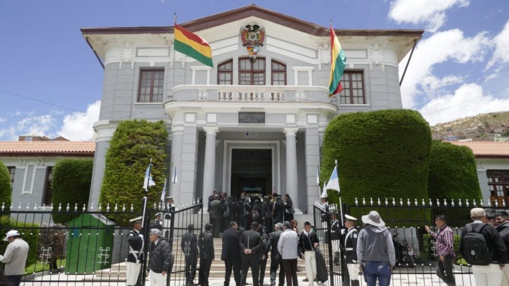 Colegio Nacional Simón Bolívar protegido como patrimonio cultural