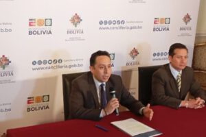 Deportaciones masivas de bolivianos en Estados Unidos