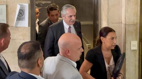 Alberto Fernández se presenta ante la Justicia por violencia a su expareja