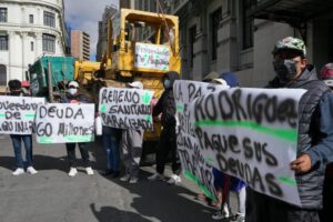 Protesta de empresas de maquinaria pesada en La Paz