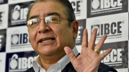 Importaciones de celulares en Bolivia caen un 60%
