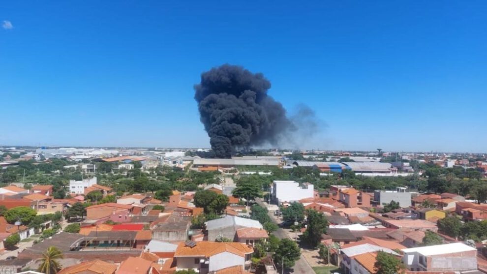 incendio en el Parque Industrial de Santa Cruz