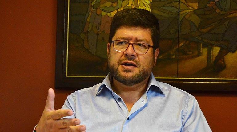 Samuel Doria Medina propone enfoque empresarial para la política boliviana