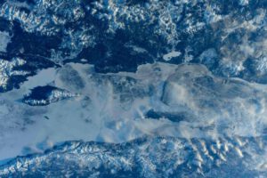 Lago Baikal enfrenta un invierno sin congelamiento total