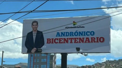 Candidatura de Andrónico Rodríguez en vallas publicitarias