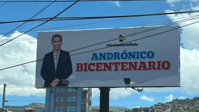 Candidatura de Andrónico Rodríguez en vallas publicitarias