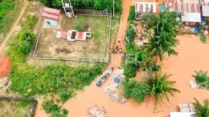 Desborde del arroyo Bahía en Cobija