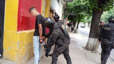 Detienen a venezolano y boliviano por acoso de adolescentes en Oruro