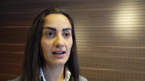 Prohibición de exportación de carne de res criticada por Luisa Nayar