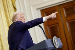 Trump bloquea ayuda a Sudáfrica