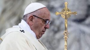 Papa Francisco celebra misa tras su recuperación de la bronquitis