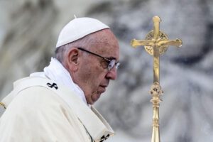 Papa Francisco celebra misa tras su recuperación de la bronquitis