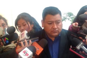 Senador Santos Ramos pide evitar movilizaciones y esperar el debate del contrato de litio