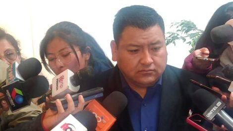 Senador Santos Ramos pide evitar movilizaciones y esperar el debate del contrato de litio