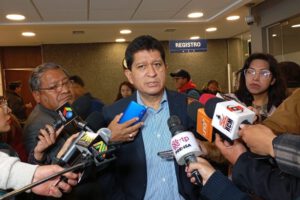 Derogación de artículo confiscatorio por el senador Luis Adolfo Flores