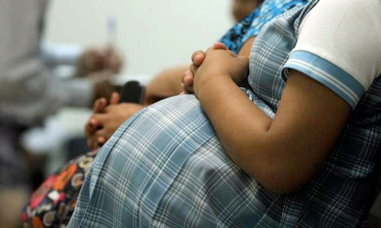 menor embarazada en estado de salud complicado