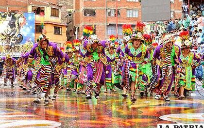Bolivia defiende la danza del Tinku tras controversia con Perú