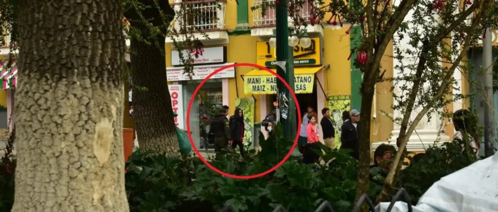 Hombre intenta detonar dinamita en plaza Murillo
