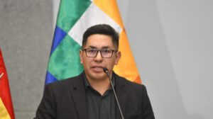 Zenón Pedro Mamani asume como nuevo Ministro de Desarrollo Productivo y Economía Plural