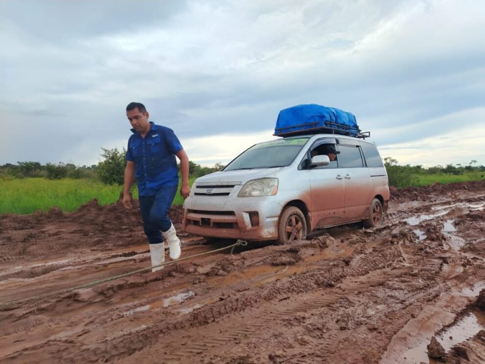 Emergencia municipal en Huacaraje por mal estado de caminos
