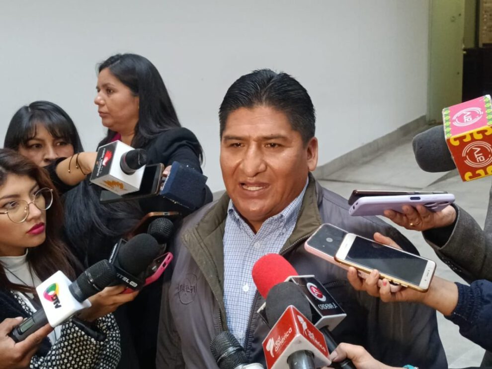 disposición séptima del presupuesto en discusión por el diputado Andrés Flores