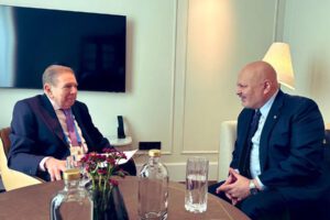 Edmundo González Urrutia se reúne con fiscal de la CPI