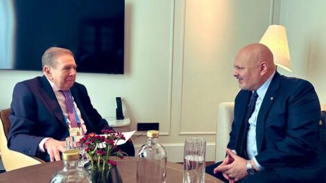 Edmundo González Urrutia se reúne con fiscal de la CPI