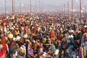 Contaminación fecal en ríos sagrados durante el festival Kumbh Mela