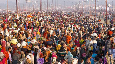 Contaminación fecal en ríos sagrados durante el festival Kumbh Mela