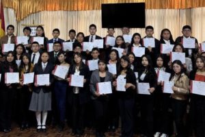 Inglés Yes! beneficia a estudiantes en Oruro