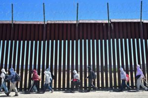 Caída de cruces ilegales en frontera tras nuevas políticas