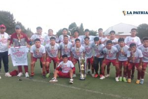 CDT Real Oruro Sub-19 prueba jugadores para el torneo