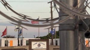 Guantánamo: Exreos critican uso de la base naval para retener a migrantes