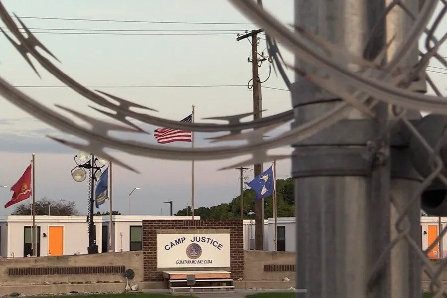 Guantánamo: Exreos critican uso de la base naval para retener a migrantes
